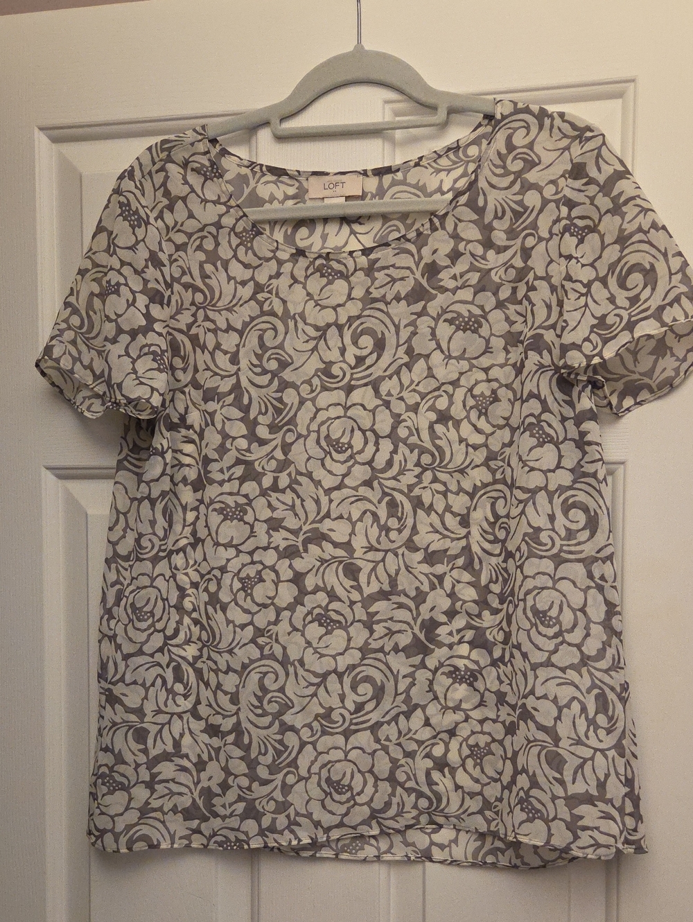 LOFT Floral Short Sleeve Top in Gray and White